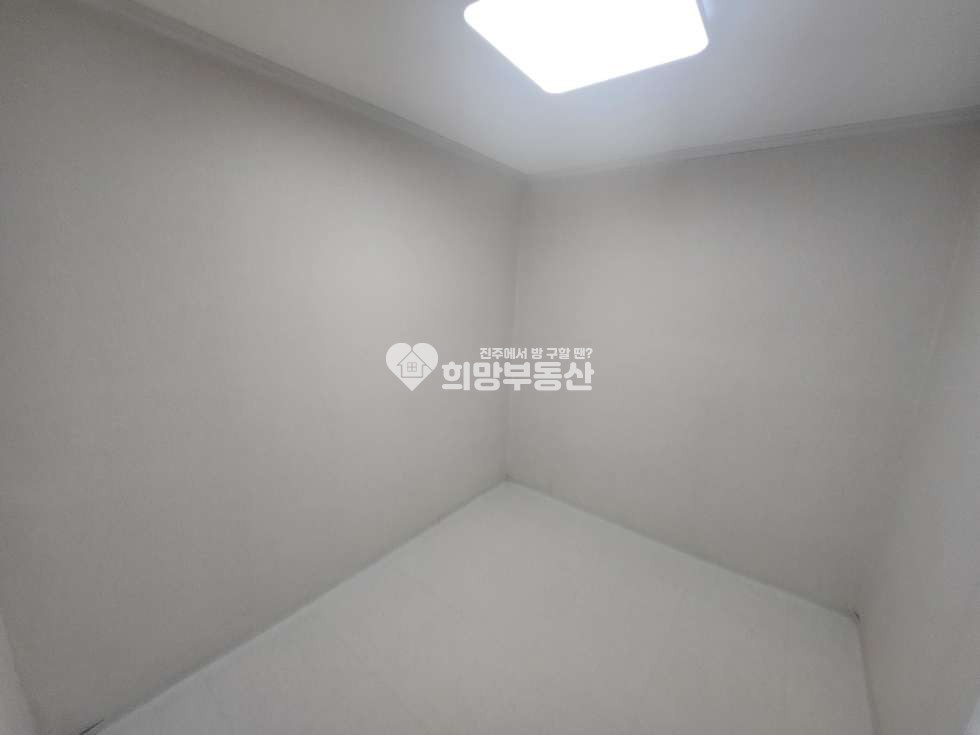 경남 진주시 신안동 409-2 1호동 신안 국제아파트 리모델링 잘 된 방 3칸 매매 매물번호 10708 사진 2