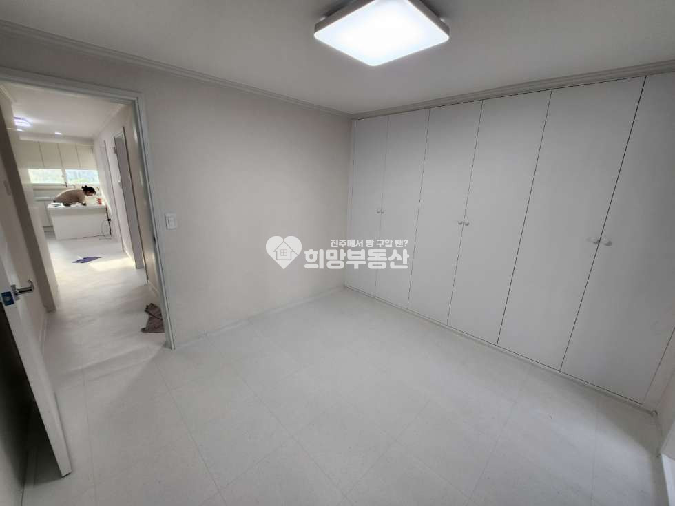 경남 진주시 신안동 409-2 1호동 신안 국제아파트 리모델링 잘 된 방 3칸 매매 매물번호 10708 사진 5