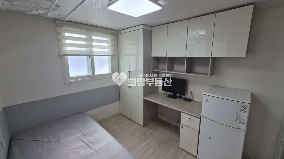경남 진주시 칠암동 60 칠암동 경상대캠퍼스 정문 부근 화이트톤 원룸 월세 매물번호 10748 사진 1