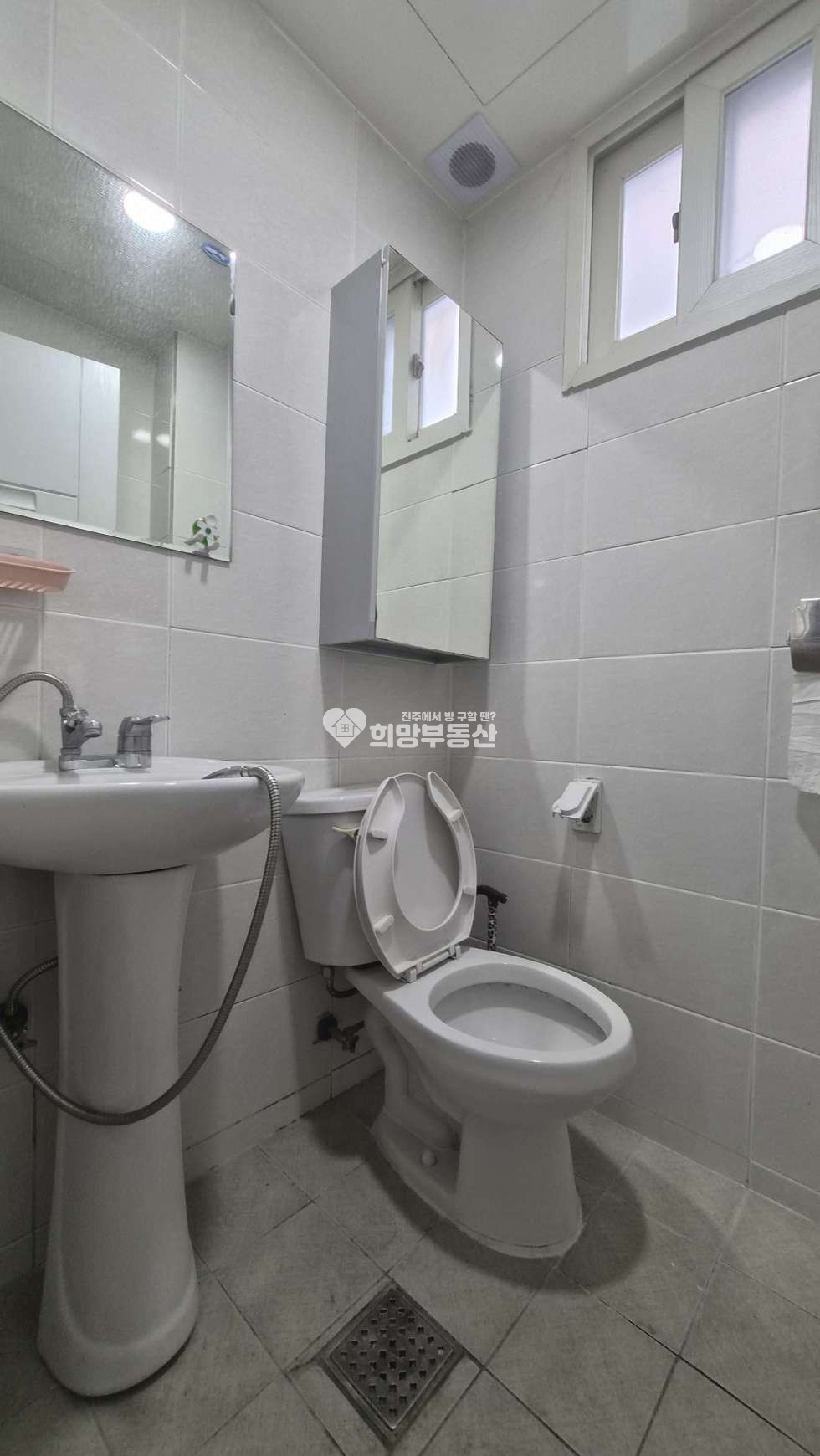 경남 진주시 칠암동 60 칠암동 경상대캠퍼스 정문 부근 화이트톤 원룸 월세 매물번호 10748 사진 4